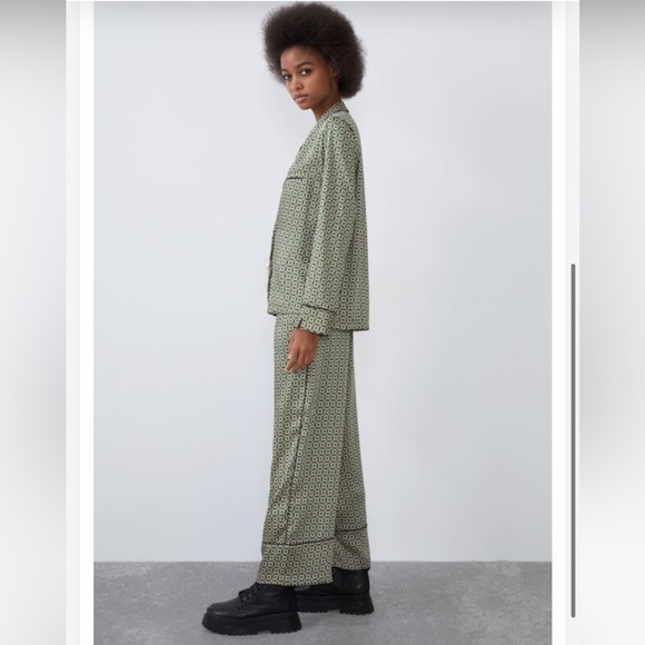 Zara set silky vibes - Picture 2 of 16